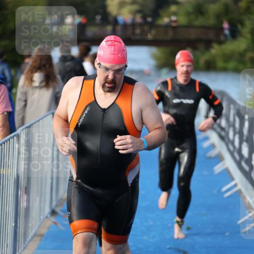 25.08.2024 - Elbe Triathlon Hamburg H.Heesch http://msf.ph/oto/6861652 25.08.2024 09:18:12 Schwimmen 361, 368, 384, 388, 421, 435 meine-sportfotos.de