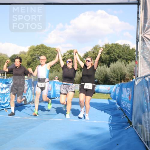 25.08.2024 - Elbe Triathlon Hamburg H.Heesch http://msf.ph/oto/6861664 25.08.2024 16:48:19 Ziel  meine-sportfotos.de