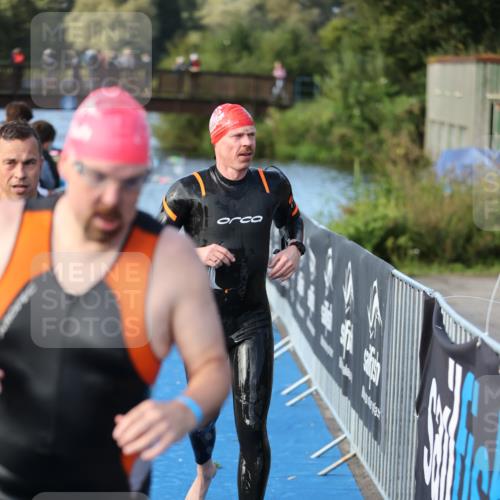 25.08.2024 - Elbe Triathlon Hamburg H.Heesch http://msf.ph/oto/6861665 25.08.2024 09:18:13 Schwimmen 333, 361, 368, 384, 388, 421, 435 meine-sportfotos.de