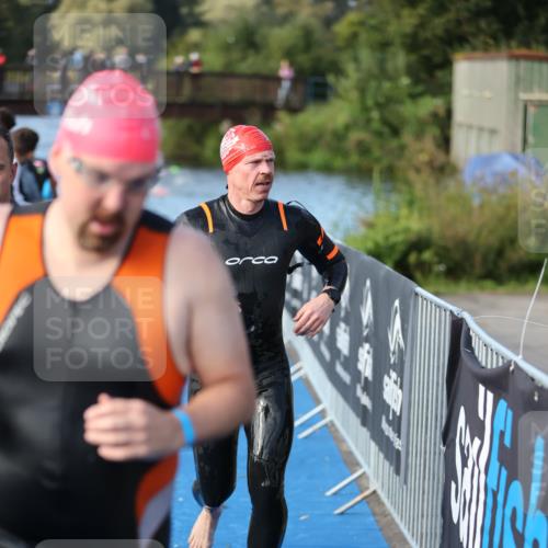 25.08.2024 - Elbe Triathlon Hamburg H.Heesch http://msf.ph/oto/6861675 25.08.2024 09:18:13 Schwimmen 333, 361, 368, 384, 388, 421, 435 meine-sportfotos.de