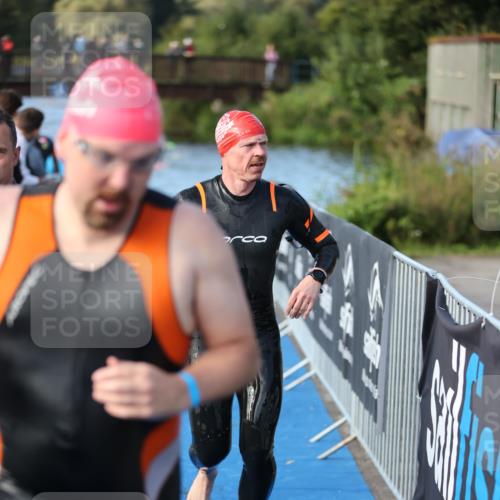 25.08.2024 - Elbe Triathlon Hamburg H.Heesch http://msf.ph/oto/6861679 25.08.2024 09:18:13 Schwimmen 333, 361, 368, 384, 388, 421, 435 meine-sportfotos.de