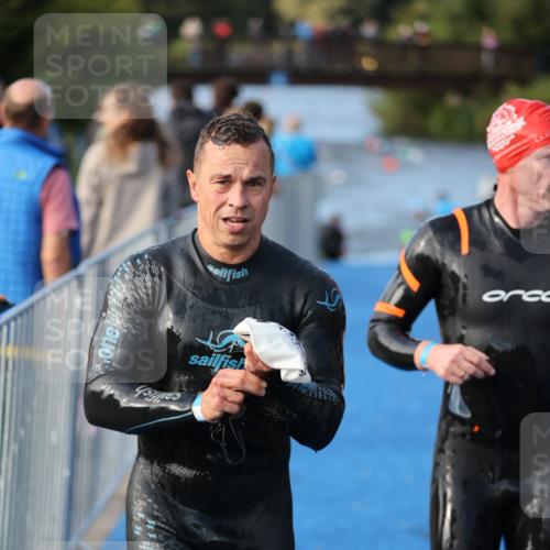 25.08.2024 - Elbe Triathlon Hamburg H.Heesch http://msf.ph/oto/6861687 25.08.2024 09:18:14 Schwimmen 333, 361, 368, 384, 388, 421, 435 meine-sportfotos.de