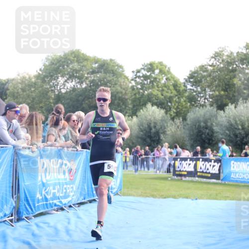 25.08.2024 - Elbe Triathlon Hamburg H.Heesch http://msf.ph/oto/6861688 25.08.2024 11:04:58 Ziel 237, 595 meine-sportfotos.de