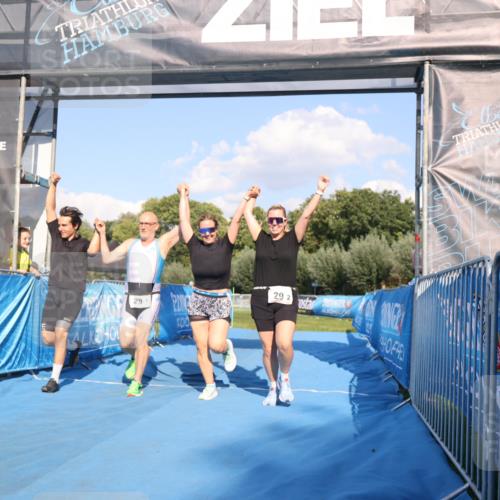 25.08.2024 - Elbe Triathlon Hamburg H.Heesch http://msf.ph/oto/6861694 25.08.2024 16:48:19 Ziel  meine-sportfotos.de