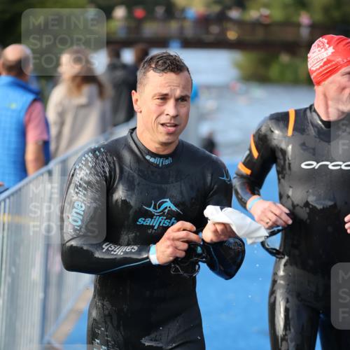 25.08.2024 - Elbe Triathlon Hamburg H.Heesch http://msf.ph/oto/6861699 25.08.2024 09:18:14 Schwimmen 333, 361, 368, 384, 388, 421, 435 meine-sportfotos.de