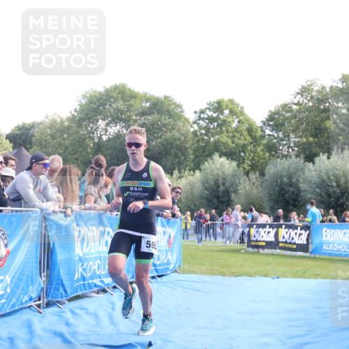 25.08.2024 - Elbe Triathlon Hamburg H.Heesch http://msf.ph/oto/6861702 25.08.2024 11:04:58 Ziel 237, 595 meine-sportfotos.de