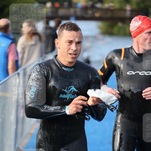 25.08.2024 - Elbe Triathlon Hamburg H.Heesch http://msf.ph/oto/6861704 25.08.2024 09:18:14 Schwimmen 333, 361, 368, 384, 388, 421, 435 meine-sportfotos.de