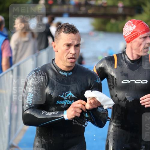 25.08.2024 - Elbe Triathlon Hamburg H.Heesch http://msf.ph/oto/6861710 25.08.2024 09:18:14 Schwimmen 333, 361, 368, 384, 388, 421, 435 meine-sportfotos.de