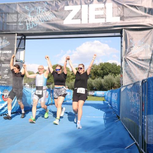 25.08.2024 - Elbe Triathlon Hamburg H.Heesch http://msf.ph/oto/6861718 25.08.2024 16:48:19 Ziel  meine-sportfotos.de