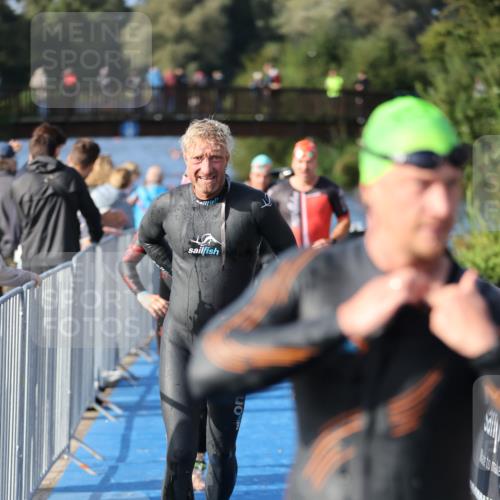 25.08.2024 - Elbe Triathlon Hamburg H.Heesch http://msf.ph/oto/6861734 25.08.2024 09:18:30 Schwimmen 333, 341, 357, 361, 368, 374, 384, 388, 406, 418, 435 meine-sportfotos.de