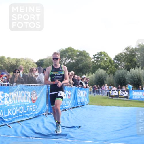 25.08.2024 - Elbe Triathlon Hamburg H.Heesch http://msf.ph/oto/6861735 25.08.2024 11:04:58 Ziel 237, 595 meine-sportfotos.de