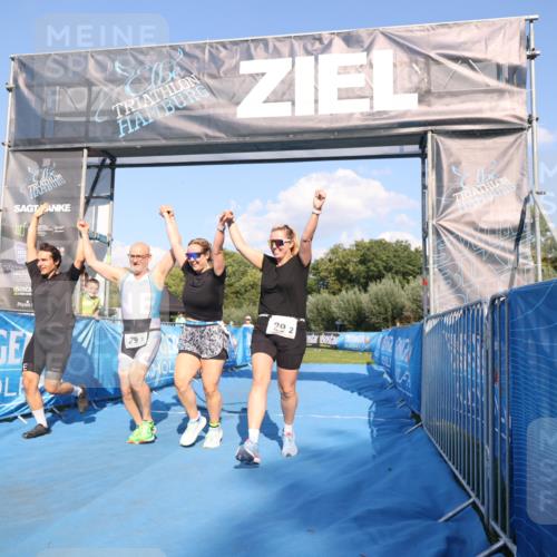 25.08.2024 - Elbe Triathlon Hamburg H.Heesch http://msf.ph/oto/6861737 25.08.2024 16:48:20 Ziel  meine-sportfotos.de