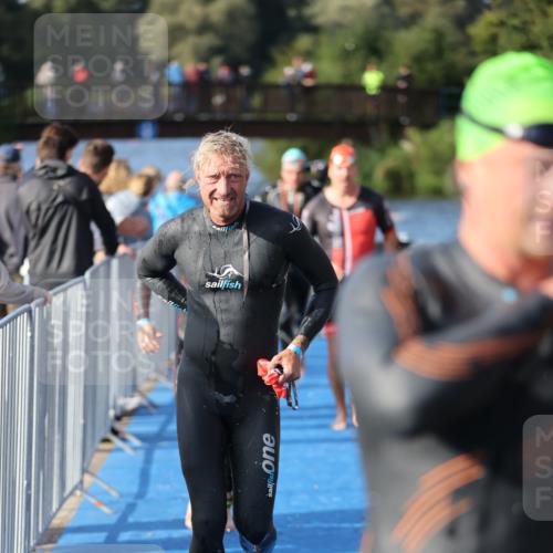 25.08.2024 - Elbe Triathlon Hamburg H.Heesch http://msf.ph/oto/6861745 25.08.2024 09:18:30 Schwimmen 333, 341, 357, 361, 368, 374, 384, 388, 406, 418, 435 meine-sportfotos.de