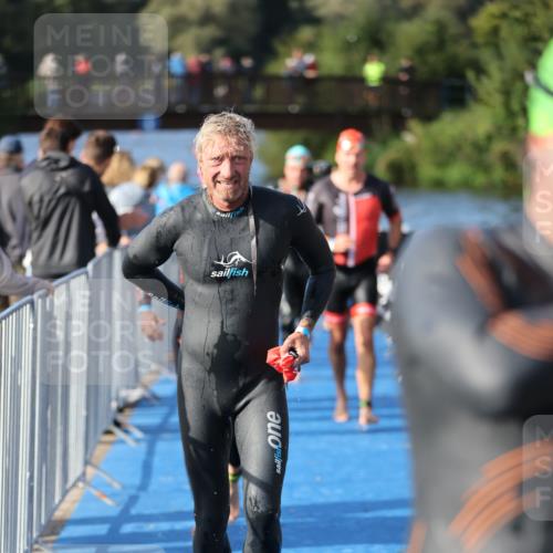 25.08.2024 - Elbe Triathlon Hamburg H.Heesch http://msf.ph/oto/6861754 25.08.2024 09:18:30 Schwimmen 333, 341, 357, 361, 368, 374, 384, 388, 406, 418, 435 meine-sportfotos.de