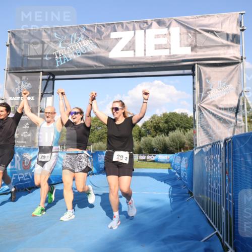 25.08.2024 - Elbe Triathlon Hamburg H.Heesch http://msf.ph/oto/6861759 25.08.2024 16:48:20 Ziel  meine-sportfotos.de