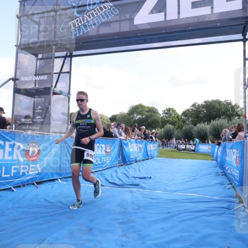 25.08.2024 - Elbe Triathlon Hamburg H.Heesch http://msf.ph/oto/6861777 25.08.2024 11:04:59 Ziel 237, 595 meine-sportfotos.de