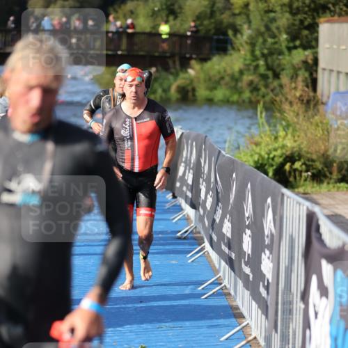 25.08.2024 - Elbe Triathlon Hamburg H.Heesch http://msf.ph/oto/6861785 25.08.2024 09:18:31 Schwimmen 333, 341, 357, 361, 368, 374, 384, 388, 406, 418 meine-sportfotos.de