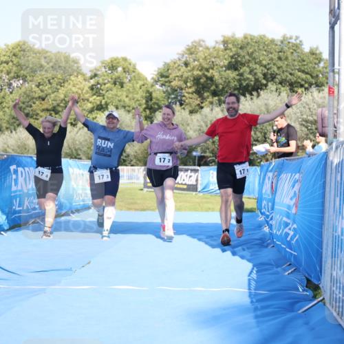 25.08.2024 - Elbe Triathlon Hamburg H.Heesch http://msf.ph/oto/6861837 25.08.2024 16:54:17 Ziel  meine-sportfotos.de