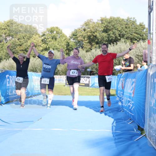 25.08.2024 - Elbe Triathlon Hamburg H.Heesch http://msf.ph/oto/6861840 25.08.2024 16:54:18 Ziel  meine-sportfotos.de
