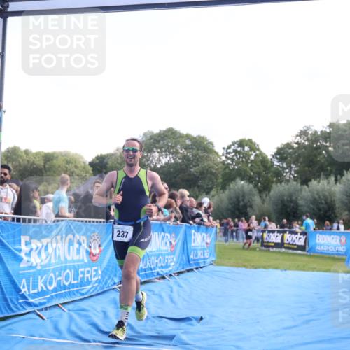 25.08.2024 - Elbe Triathlon Hamburg H.Heesch http://msf.ph/oto/6861842 25.08.2024 11:05:07 Ziel 237 meine-sportfotos.de