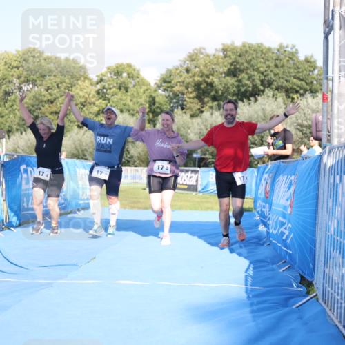 25.08.2024 - Elbe Triathlon Hamburg H.Heesch http://msf.ph/oto/6861848 25.08.2024 16:54:18 Ziel  meine-sportfotos.de