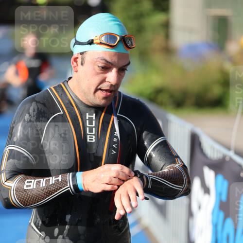 25.08.2024 - Elbe Triathlon Hamburg H.Heesch http://msf.ph/oto/6861849 25.08.2024 09:18:35 Schwimmen 333, 341, 355, 357, 368, 374, 406, 418 meine-sportfotos.de