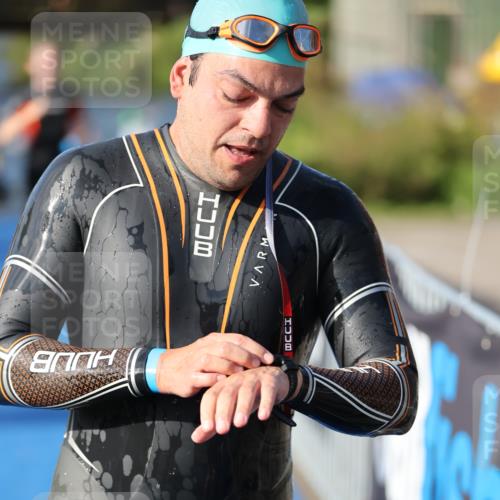 25.08.2024 - Elbe Triathlon Hamburg H.Heesch http://msf.ph/oto/6861858 25.08.2024 09:18:35 Schwimmen 333, 341, 355, 357, 368, 374, 406, 418 meine-sportfotos.de