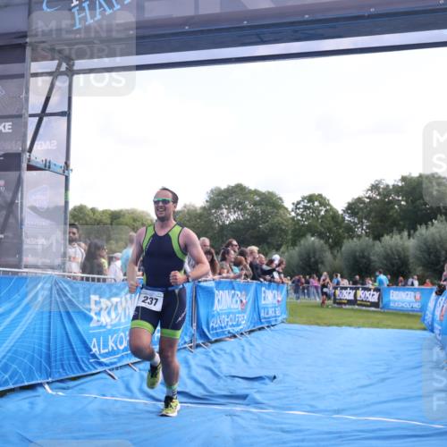 25.08.2024 - Elbe Triathlon Hamburg H.Heesch http://msf.ph/oto/6861859 25.08.2024 11:05:07 Ziel 237 meine-sportfotos.de