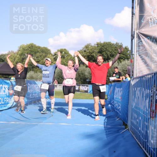 25.08.2024 - Elbe Triathlon Hamburg H.Heesch http://msf.ph/oto/6861886 25.08.2024 16:54:18 Ziel  meine-sportfotos.de