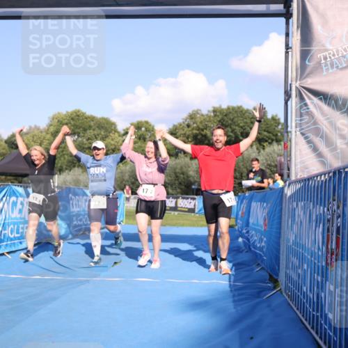 25.08.2024 - Elbe Triathlon Hamburg H.Heesch http://msf.ph/oto/6861898 25.08.2024 16:54:18 Ziel  meine-sportfotos.de