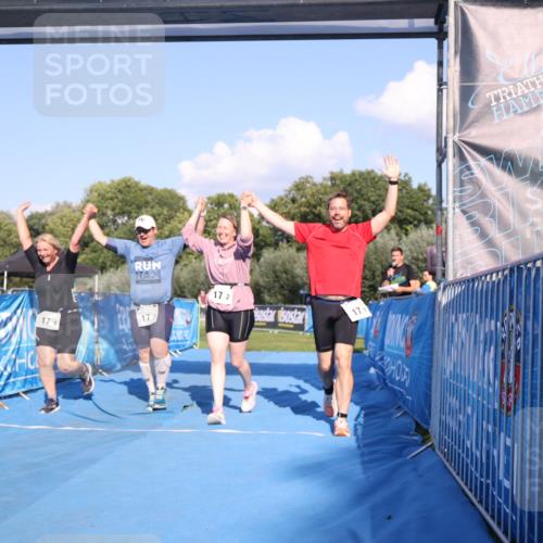 25.08.2024 - Elbe Triathlon Hamburg H.Heesch http://msf.ph/oto/6861910 25.08.2024 16:54:19 Ziel  meine-sportfotos.de
