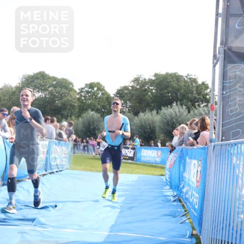 25.08.2024 - Elbe Triathlon Hamburg H.Heesch http://msf.ph/oto/6861911 25.08.2024 11:05:19 Ziel 238, 277 meine-sportfotos.de