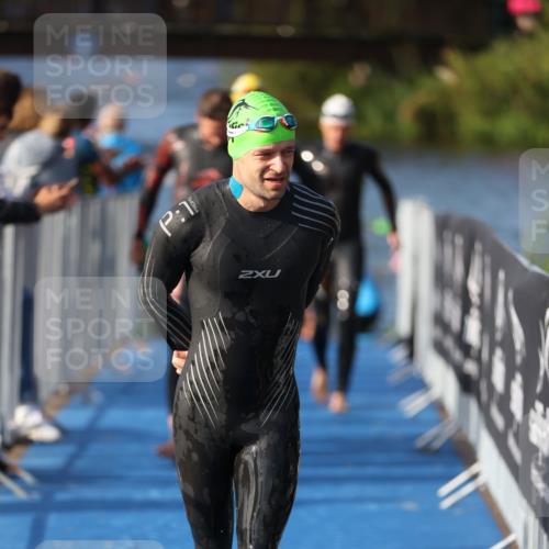 25.08.2024 - Elbe Triathlon Hamburg H.Heesch http://msf.ph/oto/6861923 25.08.2024 09:18:49 Schwimmen 221, 341, 355, 357, 374, 406, 418, 528 meine-sportfotos.de