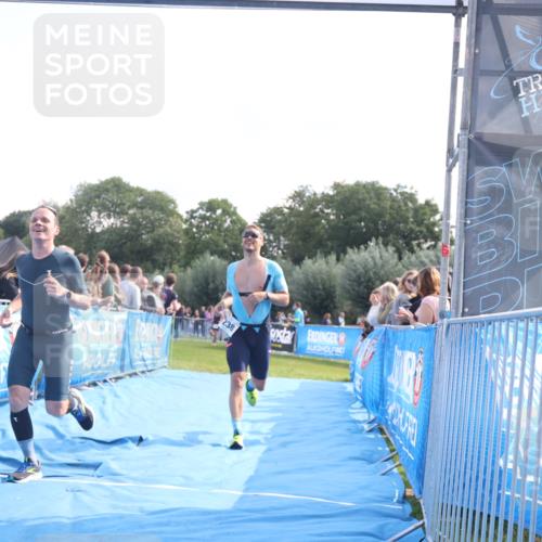 25.08.2024 - Elbe Triathlon Hamburg H.Heesch http://msf.ph/oto/6861925 25.08.2024 11:05:19 Ziel 238, 277 meine-sportfotos.de