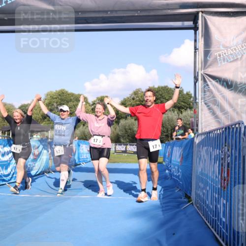 25.08.2024 - Elbe Triathlon Hamburg H.Heesch http://msf.ph/oto/6861929 25.08.2024 16:54:19 Ziel  meine-sportfotos.de
