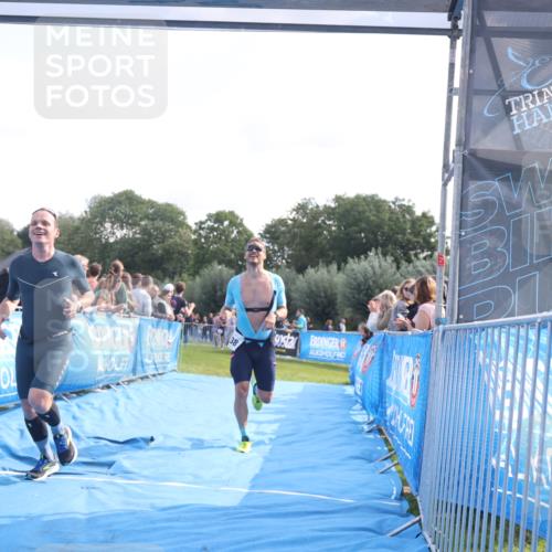 25.08.2024 - Elbe Triathlon Hamburg H.Heesch http://msf.ph/oto/6861930 25.08.2024 11:05:19 Ziel 238, 277 meine-sportfotos.de
