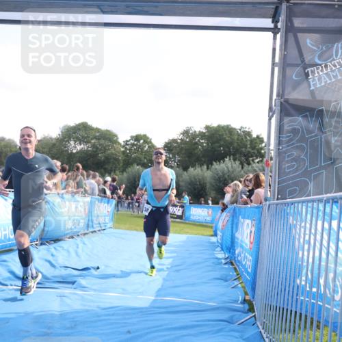 25.08.2024 - Elbe Triathlon Hamburg H.Heesch http://msf.ph/oto/6861934 25.08.2024 11:05:19 Ziel 238, 277 meine-sportfotos.de
