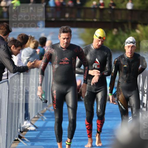 25.08.2024 - Elbe Triathlon Hamburg H.Heesch http://msf.ph/oto/6861967 25.08.2024 09:18:51 Schwimmen 221, 341, 355, 374, 376, 406, 407, 418, 528 meine-sportfotos.de