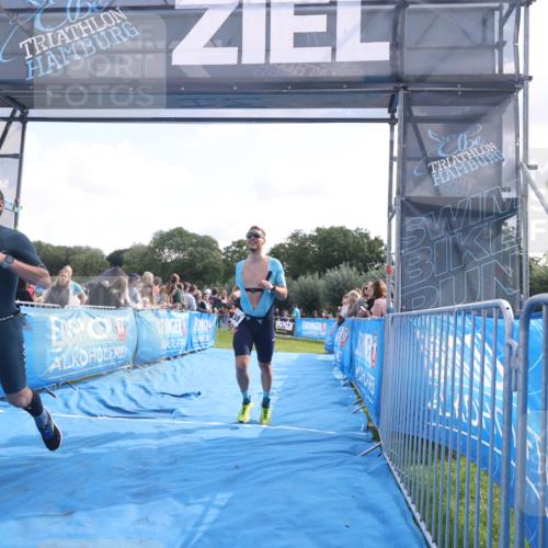 25.08.2024 - Elbe Triathlon Hamburg H.Heesch http://msf.ph/oto/6861970 25.08.2024 11:05:20 Ziel 238, 277, 1851 meine-sportfotos.de
