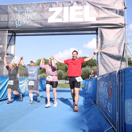 25.08.2024 - Elbe Triathlon Hamburg H.Heesch http://msf.ph/oto/6861971 25.08.2024 16:54:19 Ziel  meine-sportfotos.de