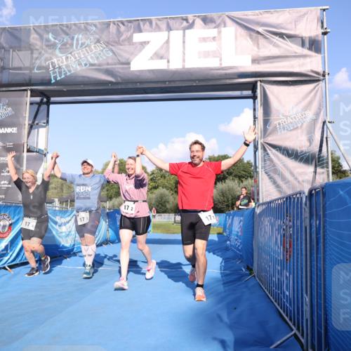 25.08.2024 - Elbe Triathlon Hamburg H.Heesch http://msf.ph/oto/6861980 25.08.2024 16:54:19 Ziel  meine-sportfotos.de