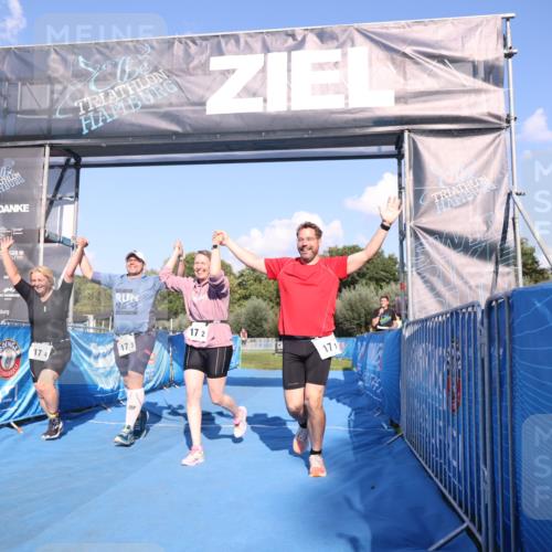 25.08.2024 - Elbe Triathlon Hamburg H.Heesch http://msf.ph/oto/6861984 25.08.2024 16:54:19 Ziel  meine-sportfotos.de
