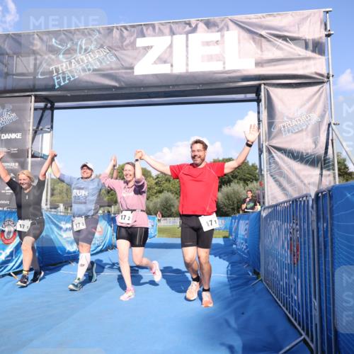 25.08.2024 - Elbe Triathlon Hamburg H.Heesch http://msf.ph/oto/6861987 25.08.2024 16:54:19 Ziel  meine-sportfotos.de