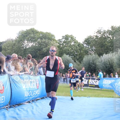 25.08.2024 - Elbe Triathlon Hamburg H.Heesch http://msf.ph/oto/6861993 25.08.2024 11:05:27 Ziel 271, 369, 1851 meine-sportfotos.de