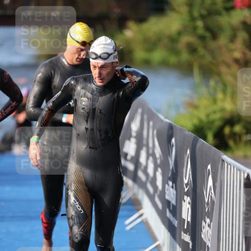 25.08.2024 - Elbe Triathlon Hamburg H.Heesch http://msf.ph/oto/6861994 25.08.2024 09:18:53 Schwimmen 221, 355, 374, 376, 400, 406, 407, 418, 528 meine-sportfotos.de