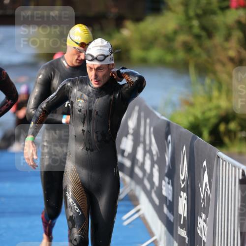 25.08.2024 - Elbe Triathlon Hamburg H.Heesch http://msf.ph/oto/6861999 25.08.2024 09:18:53 Schwimmen 221, 355, 374, 376, 400, 406, 407, 418, 528 meine-sportfotos.de