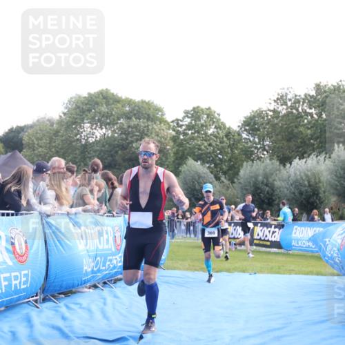 25.08.2024 - Elbe Triathlon Hamburg H.Heesch http://msf.ph/oto/6862000 25.08.2024 11:05:27 Ziel 271, 369, 1851 meine-sportfotos.de