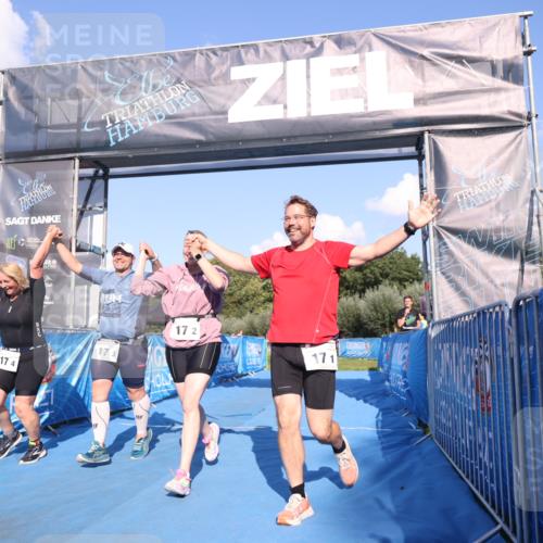 25.08.2024 - Elbe Triathlon Hamburg H.Heesch http://msf.ph/oto/6862014 25.08.2024 16:54:20 Ziel  meine-sportfotos.de