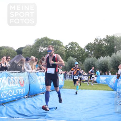 25.08.2024 - Elbe Triathlon Hamburg H.Heesch http://msf.ph/oto/6862018 25.08.2024 11:05:28 Ziel 271, 369, 1851 meine-sportfotos.de