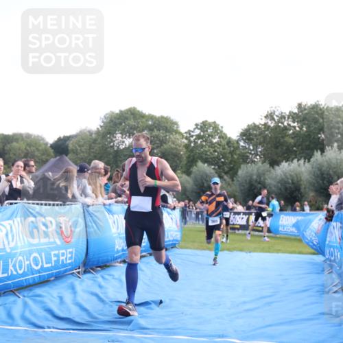 25.08.2024 - Elbe Triathlon Hamburg H.Heesch http://msf.ph/oto/6862021 25.08.2024 11:05:28 Ziel 271, 369, 1851 meine-sportfotos.de